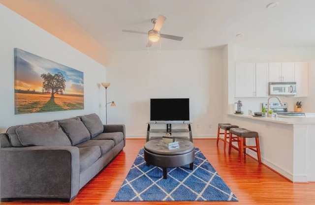 BrandNewCorporate 1Br WestVillage Uptown/Parking