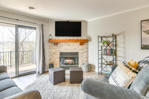 Branson Family Condo Golf, Relax and Swim!