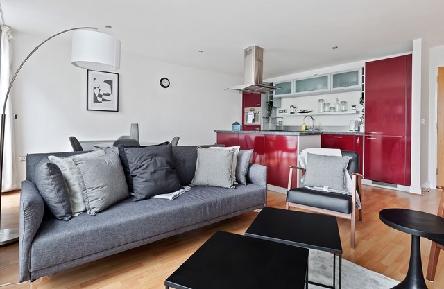 Bright 2bed Apt. near Primrose Hill, 2min to Stn