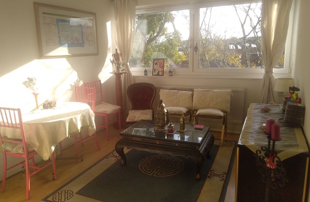 Bright & Cosy spacious studio Flat In The Heart Of Hampstead Village London