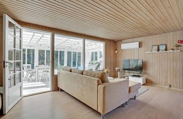 Bright, cozy cottage with winter garden in great nature.