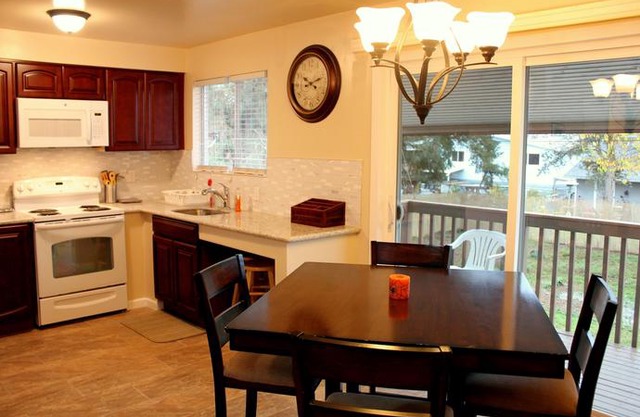 Brighton Guesthouse (Walk to Metro)