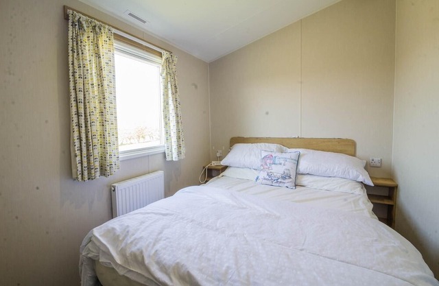 Brilliant caravan for hire at Skipsea Sands Holiday Park ref 41012F