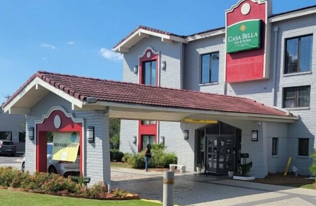 Bring the Whole Family! 3 Comfortable Units, Free Parking, Pet-Friendly