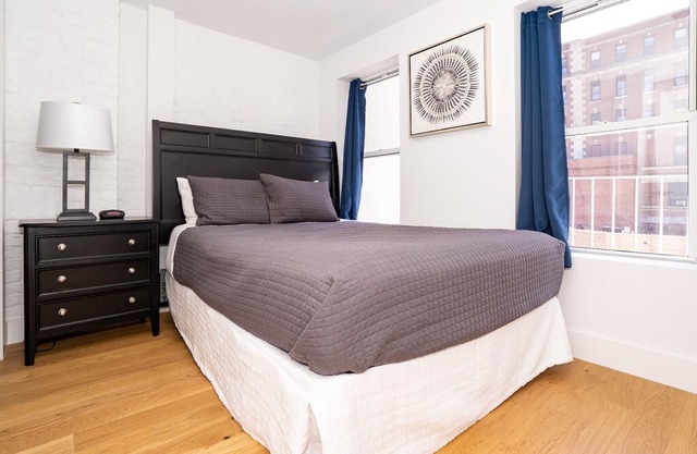 Brooklyn Heights 30 Day Rentals Three Bedroom
