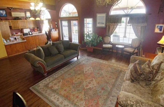 Budget-Friendly! Stay Minutes From Coeur d'Alene National Forest, Free Breakfast