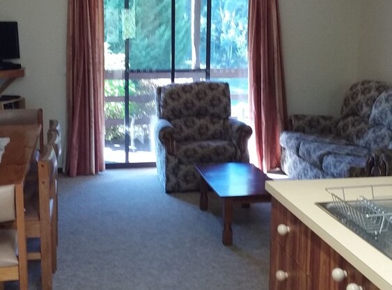 Cabin 1- Emerald Park