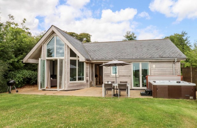 Cabin ∙ 2 bedrooms ∙ 4 guests