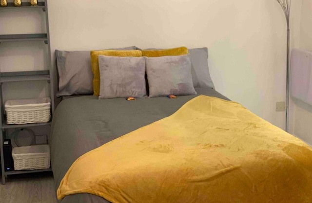 Cambridge Flat-parking space - Free WiFi - Full kitchen