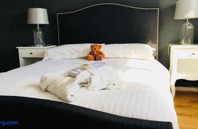 Cambridge Villa Warwick