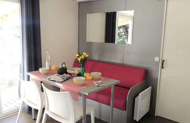 Camping Domaine de Gajan **** - Mobile home PMR Life 3 Rooms 4/6 People