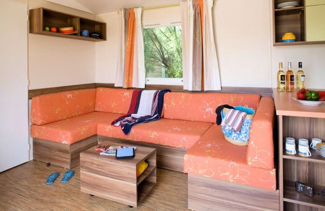 Camping Le Clos Cottet **** - Mobile Home Classic 4 Rooms 6 People