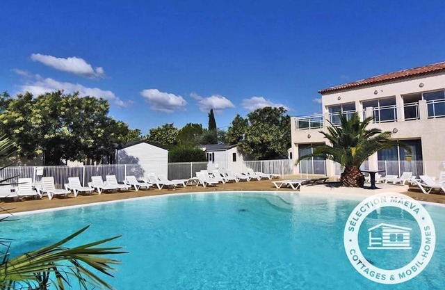 Camping Les Amandiers People 