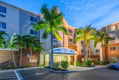 Candlewood Suites Fort Myers Sanibel Gateway Ihg Hotel 