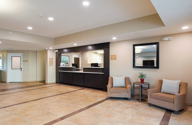Candlewood Suites Lenexa - Overland Park Area, an Ihg Hotel
