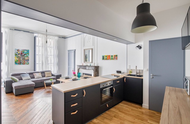 Carmen Entre Château Cathédrale 