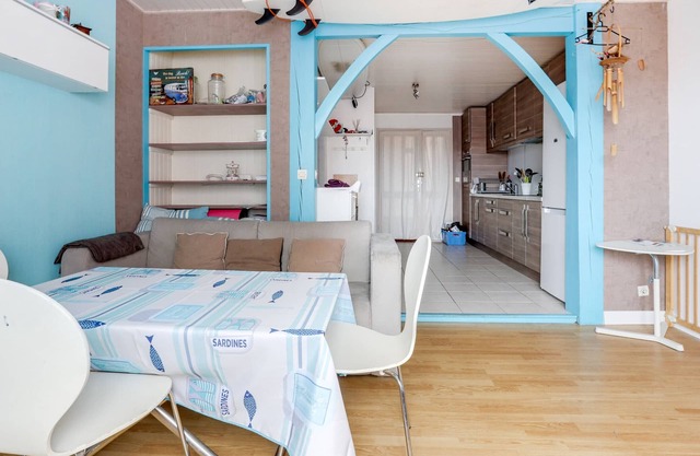 Central Studio with Mezzanine Near Beach