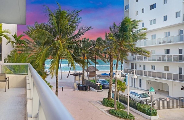 CH Luxury Two Bedrooms and Partial Ocean View-CS2