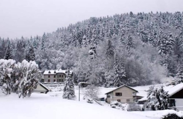 Chalet in France with Pool & Jacuzzi