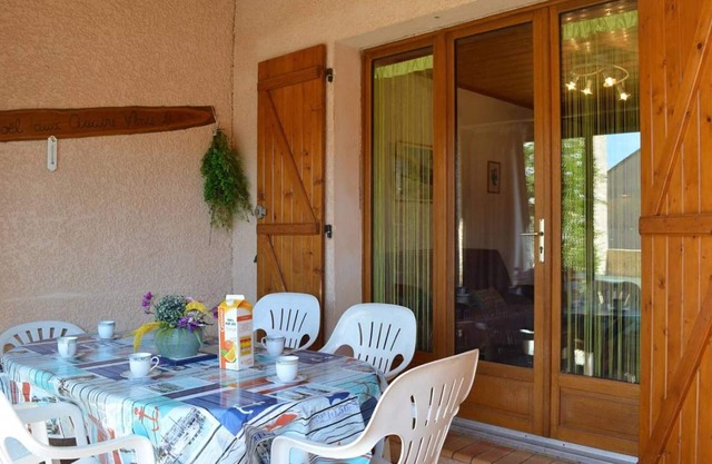 Charming 3-BR Villa, Terrace, BBQ, 800m from Beach - St-Pierre-la-Mer