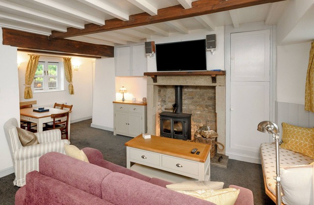 Character cottage and annexe combine for super-flexible accommodation.