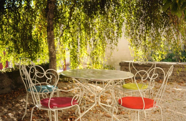 Cottage People The Heart Of Burgundy 