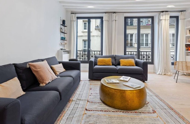 Charming 2 Bedroom Apartment in Paris