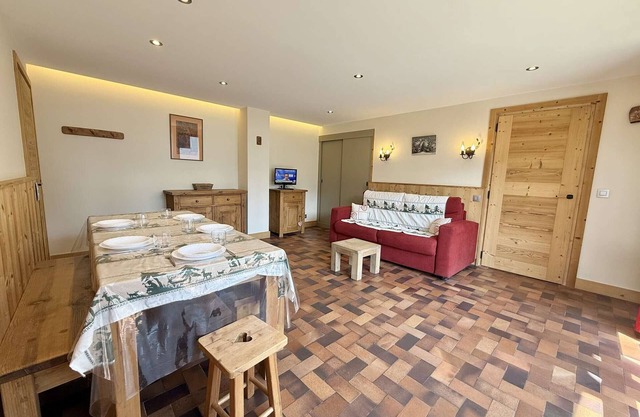 "Charming 2-Room Apartment in Praz-Sur-Arly, Close to Ski Slopes - Sleeps 5"