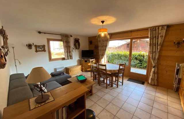 Charming 3-Room Apartment Facing the Slopes in La Clusaz (FLA101)