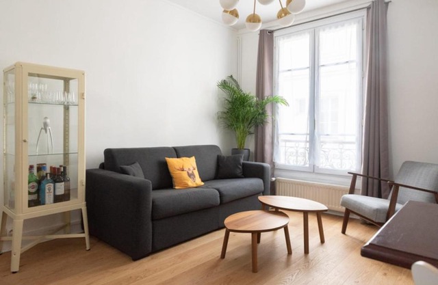 Charming and bright studio near Sacré Coeur