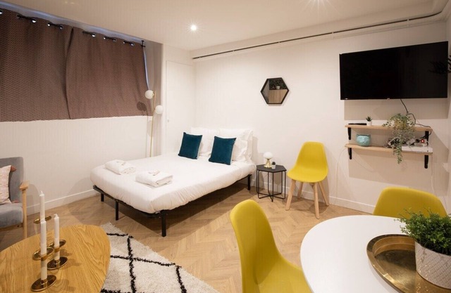 Charming apartment close toArc Triomphe - 2P