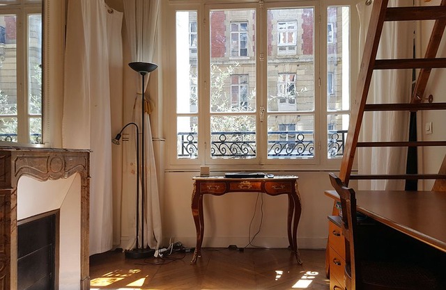 Charming apartment near the Arc de Triomphe.