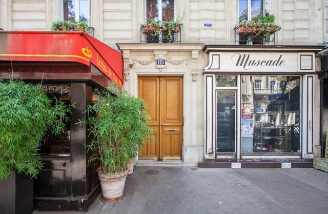 Charming flat with balcony near Parc Monceau for 4