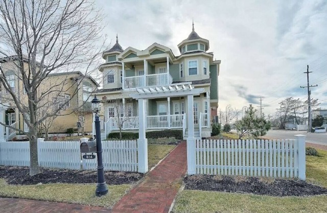 Heart Of Beach Haven 