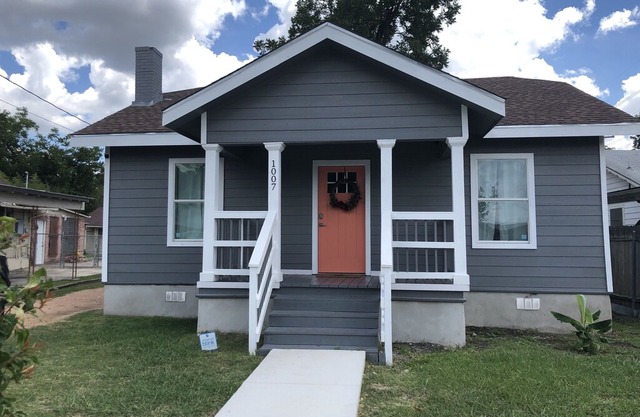 Charming Newly Renovated Downtown Home