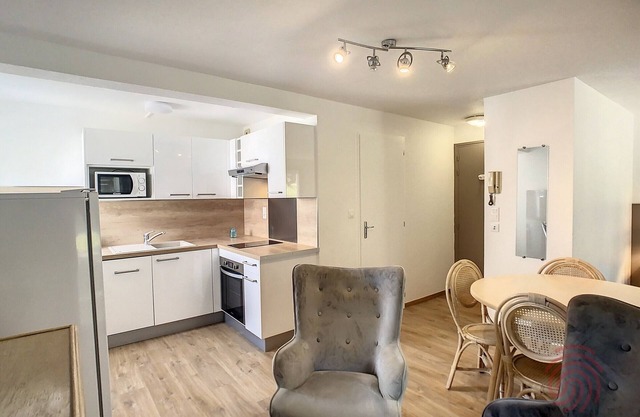 Charming Studio with Terrace, Near Thermal Baths and Town Center in Lamalou-les-Bains