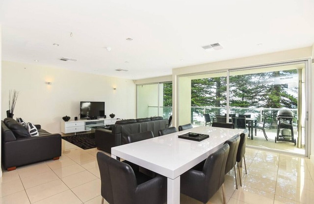 Chic Penthouse Apartment with Sea Views