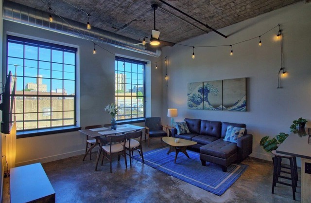 Chic Ultramodern Loft Designer Features 
