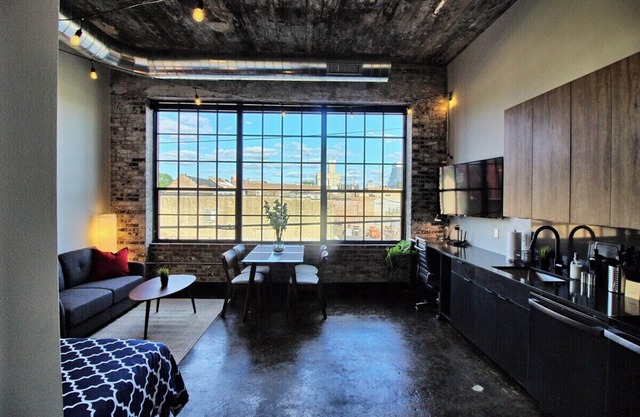 Chic Ultramodern Loft Designer Features 