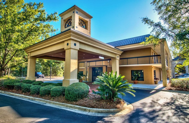 Clarion Inn & Suites