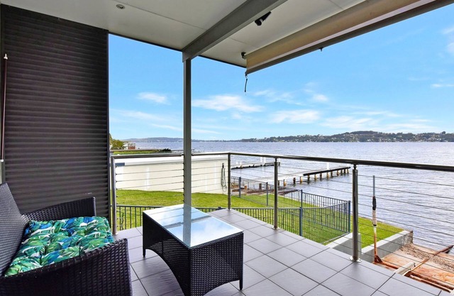 Coal Point Waterfront 