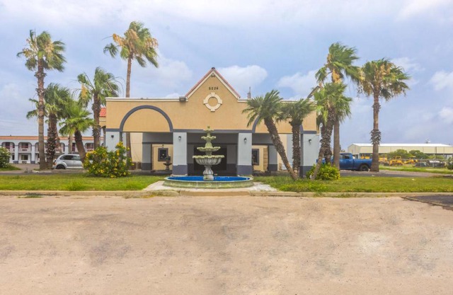 Oyo Hotel 
