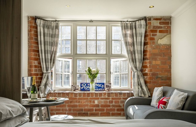 Cocoa Suites 35 - sleeps 3 guests in studio apartment