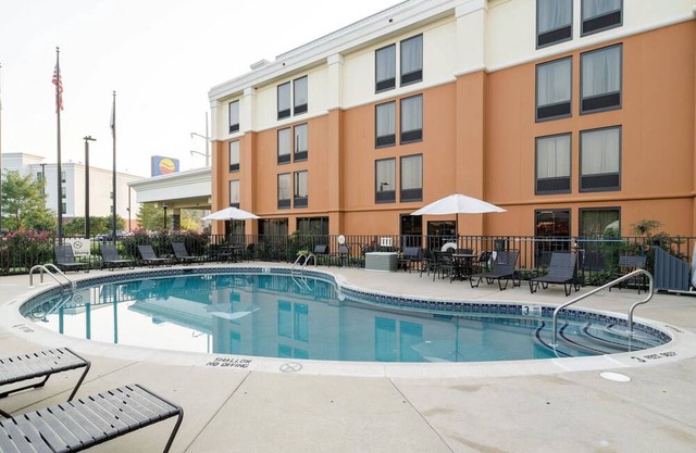 Comfort Inn & Suites Newark - Wilmington