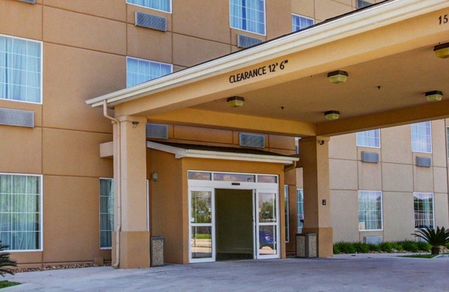 Comfort Inn & Suites Selma Near Randolph AFB