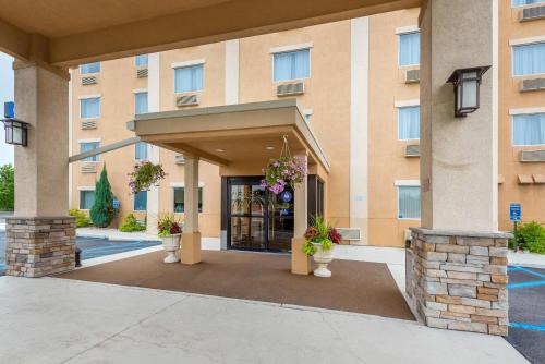 Comfort Inn Suites Wilkes Arena 