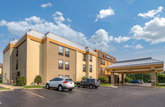 Comfort Inn Wings Stadium 