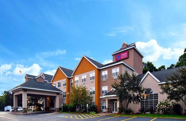 Comfort Suites