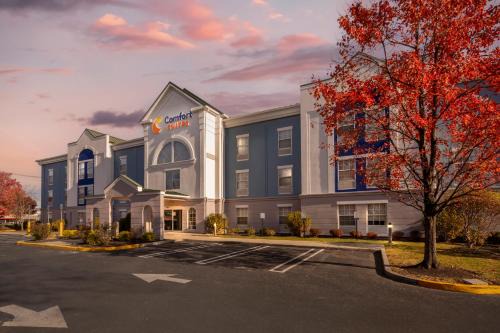 Comfort Suites East Brunswick 