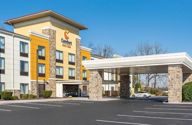 Comfort Suites Country 